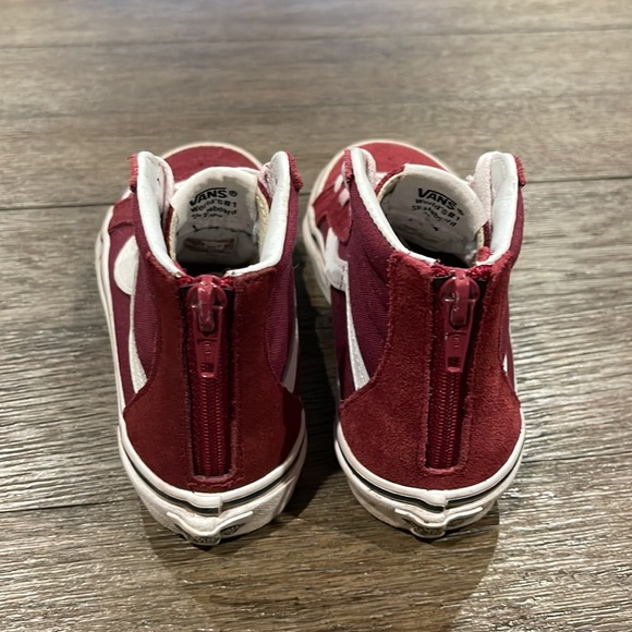 Hi-Top Vans - Picture 4 of 5